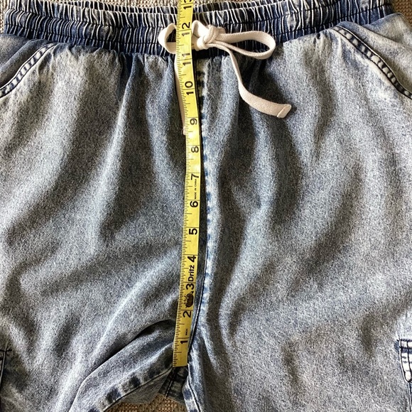 C’EST TOI Light Wash Cargo Denim Joggers Size Large - Picture 9 of 14